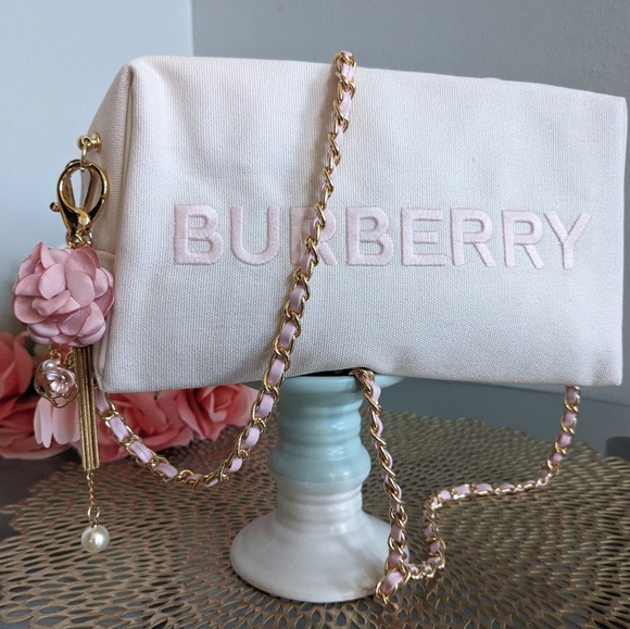 Burberry - Picture 6 of 12